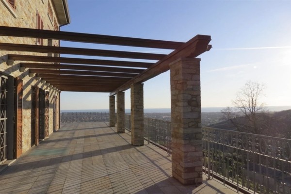 Villa In Vendita A Pietrasanta