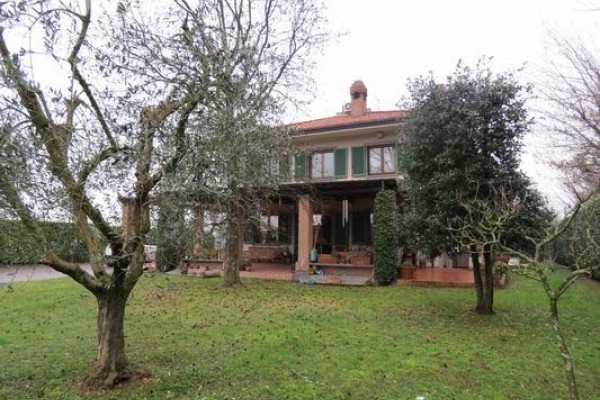 Villa Bifamiliare