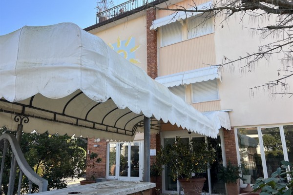 Albergo - Hotel In Vendita A F