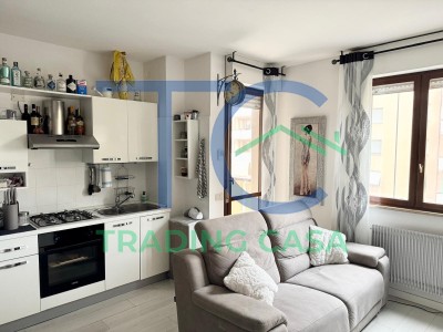 Bilocale arredato con balcone