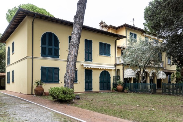 Villa dei lecci e dei marmi