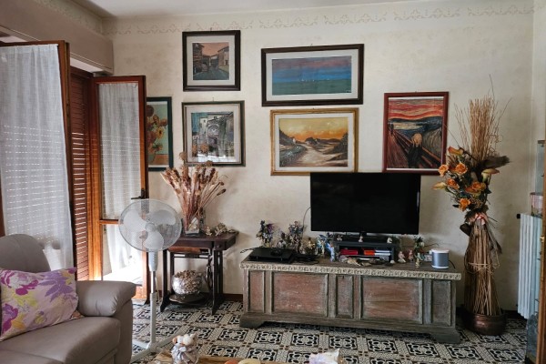 Villa Bifamiliare In Vendita A