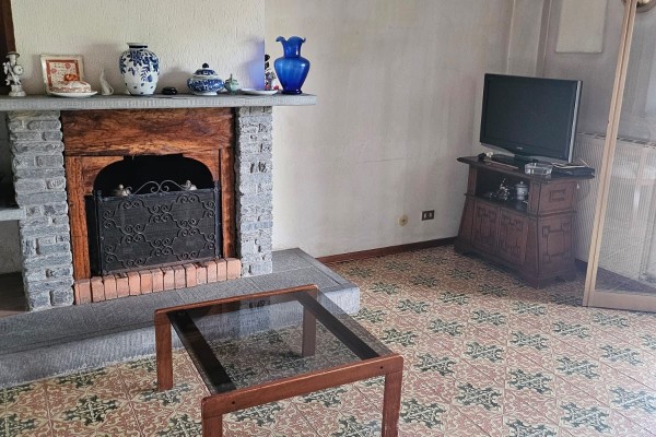 Appartamento In Vendita A Mass