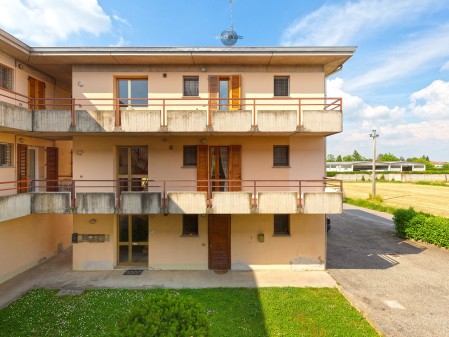 Appartamento con due balconi a