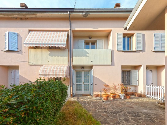 Villa a schiera con giardino