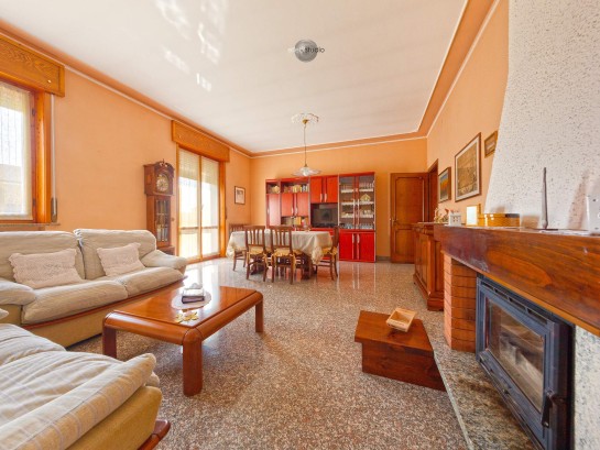 Av168 villa indipendente con a