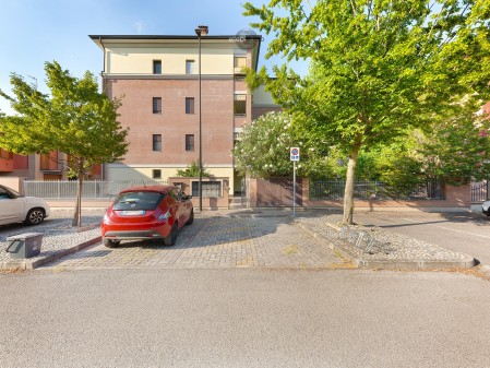 Bilocale seminuovo con terrazz