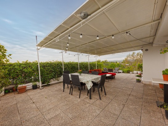 Duplex con ampio terrazzo
