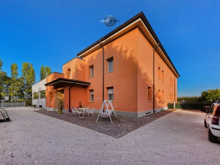 Casa indipendente con ampio gi