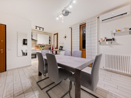 Ampio trilocale con due terraz