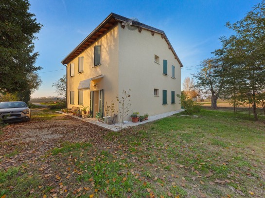 Villa indipendente con giardin