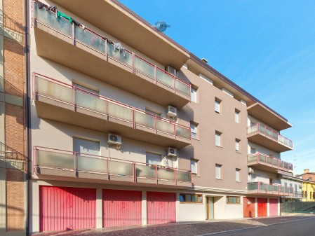 Ampio trilocale con autorimess