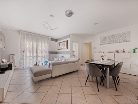 Trilocale con terrazzino