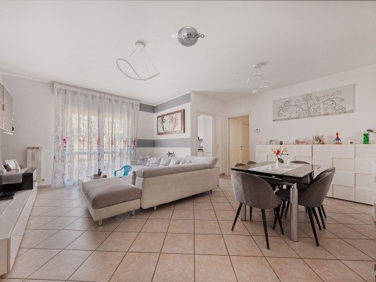 Trilocale con terrazzino