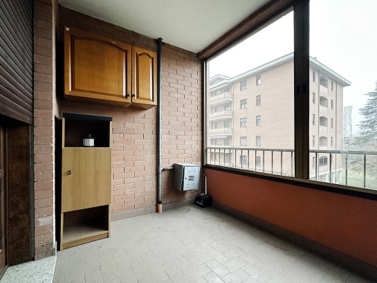 Bilocale con terrazzino e gara