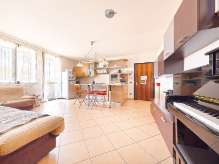 Trilocale al secondo piano