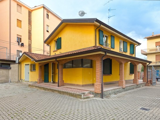 Appartamento in bifamiliare co