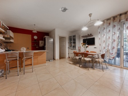 Appartamento moderno con giard