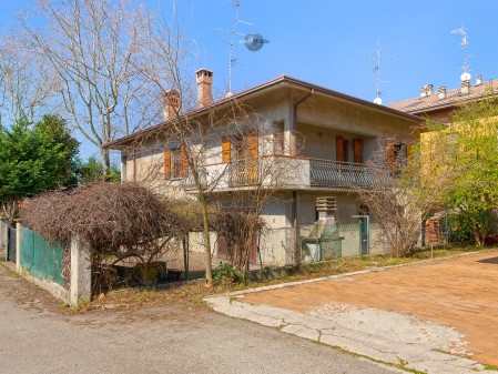 Villa unifamiliare con  autori