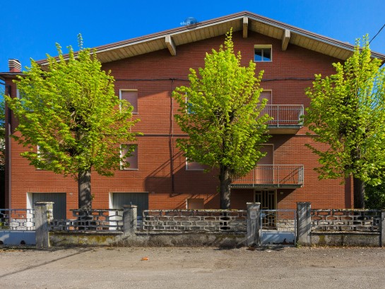 Porzione di casa con giardino
