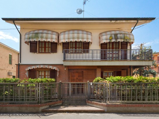 Prestigiosa villa singola in c
