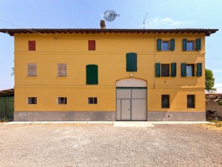 Casa indipendente con 1. 500 m