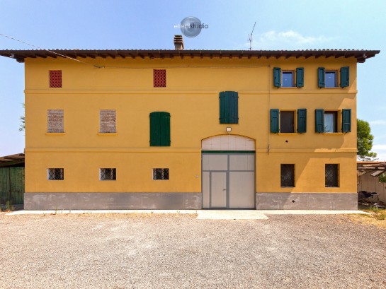 Casa indipendente con 1. 500 m