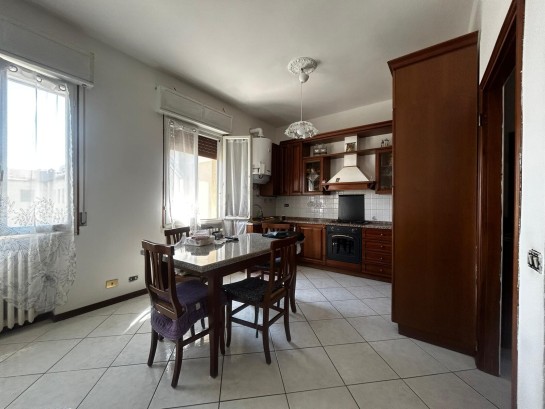 Trilocale con balcone