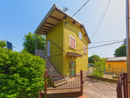 Casa indipendente con ampia ar