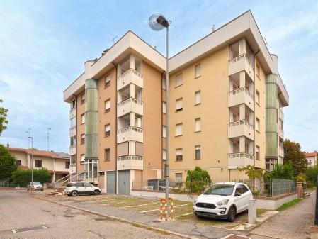 Trilocale con triplo garage
