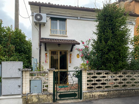 Casa a schiera con giardino