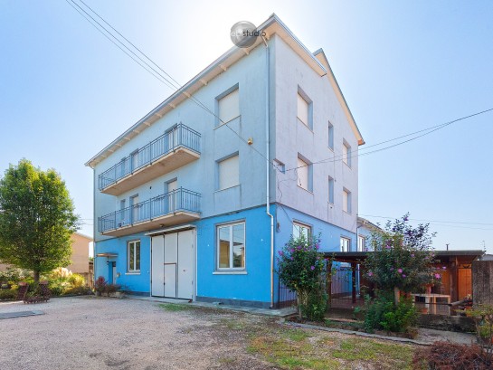 Appartamento in bifamiliare co