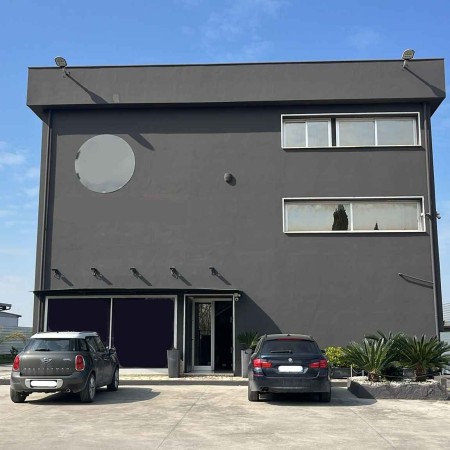 Vendesi capannone industriale 