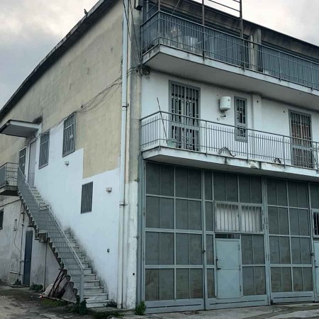 Vendesi palazzina uffici - Cas