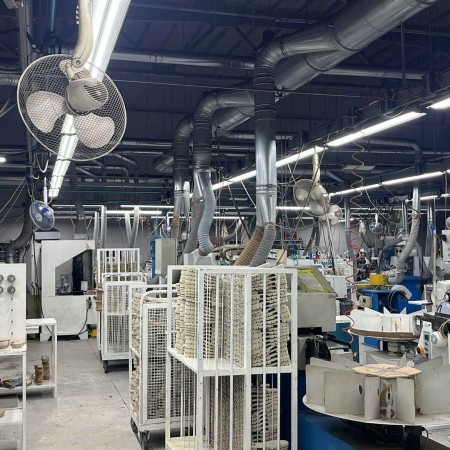 Vendesi capannone industriale 