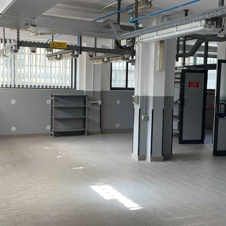 Fittasi capannone industriale/