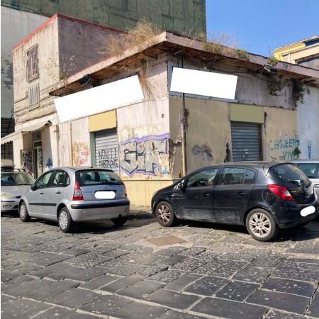 Fittasi locale commerciale - N