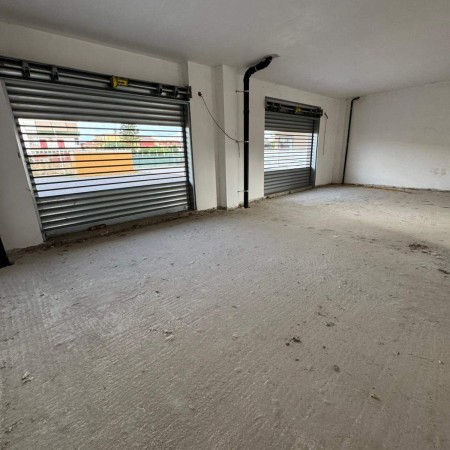 Affittasi locale commerciale d