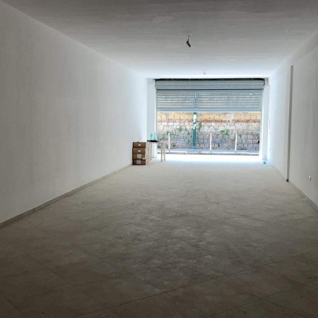 Affittasi locale commerciale d