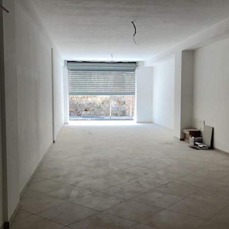 Affittasi locale commerciale d