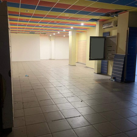 Affittasi locale commerciale c