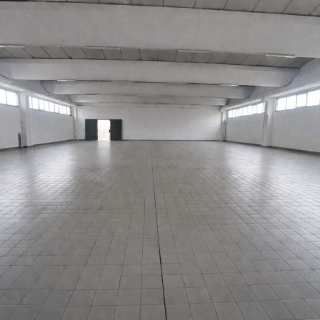 Affittasi capannone industrial
