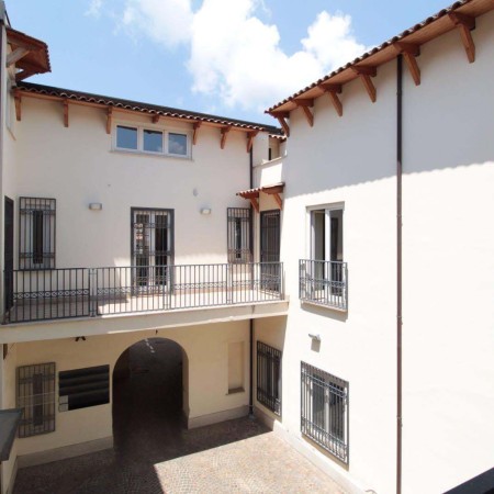 Vendesi Stabile Santa Maria Ca