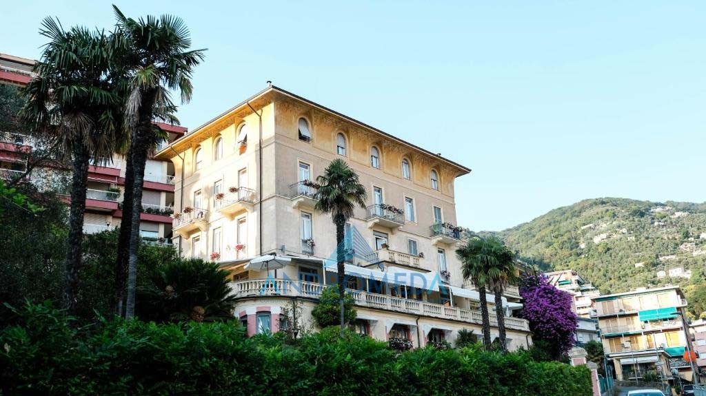 albergo a Rapallo 1000 metri quadri