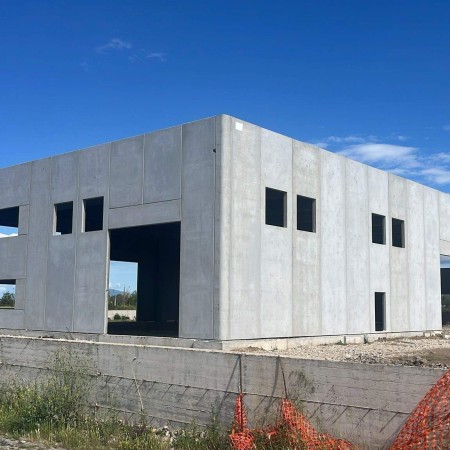 Affittasi Capannone Commercial