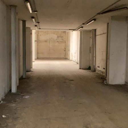 Vendesi capannone - Napoli