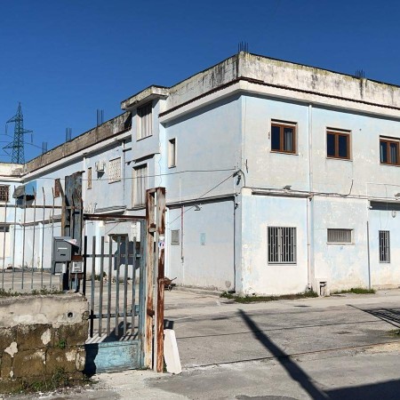 Fittasi laboratorio con uffici