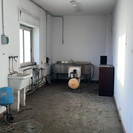 Fittasi capannone industriale 