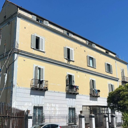 Vendesi stabile - Napoli