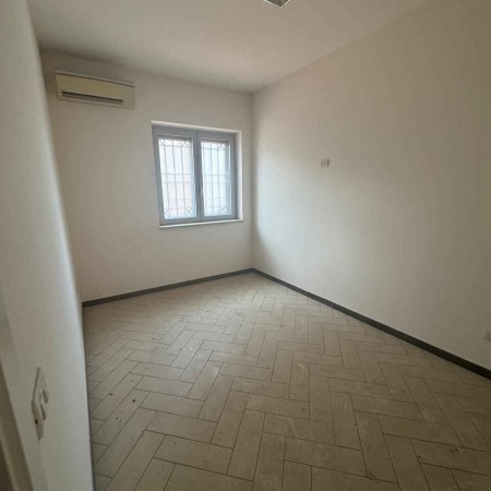 Vendesi palazzina uffici - Ave